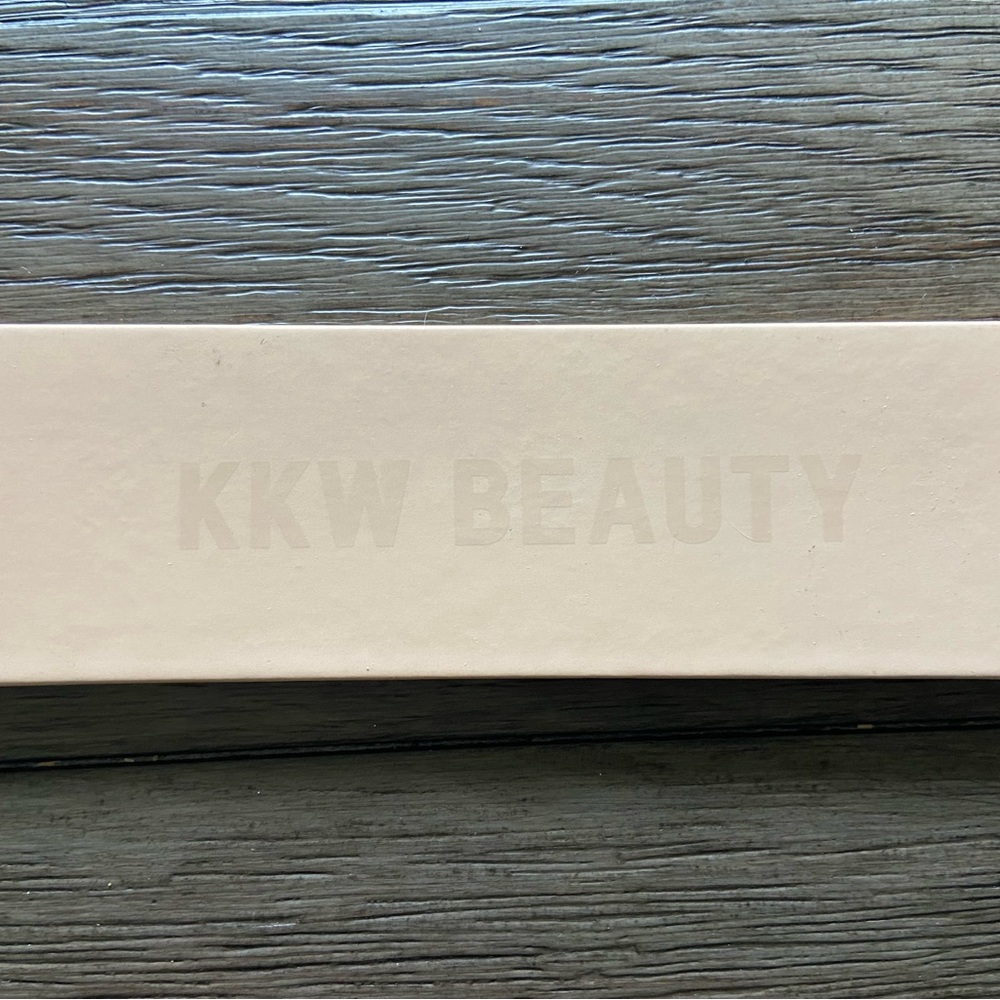 KKW BEAUTY EYESHADOW PALETTE. NIGHT SKY